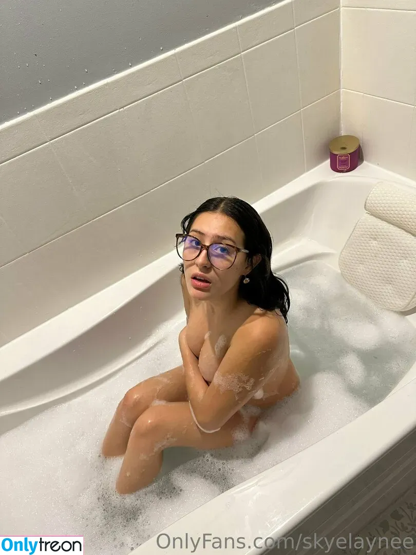 Skyelaynee nude photo #0029 (Skyelaynee)