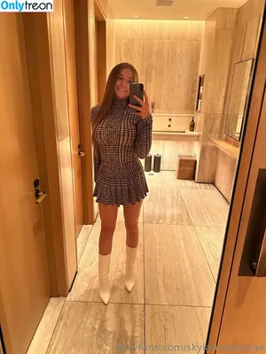 skylarmaexobae / officialskylarmaexo nude photo #0078