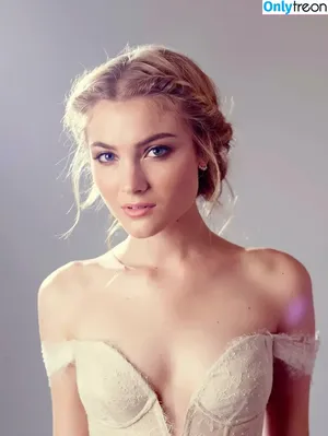 Skyler Samuels / skylersamuels nude photo #0006