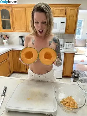 skylerxo / XOXOSkyler1 / _skyler_xo / snackingwithskyler nude photo #0804