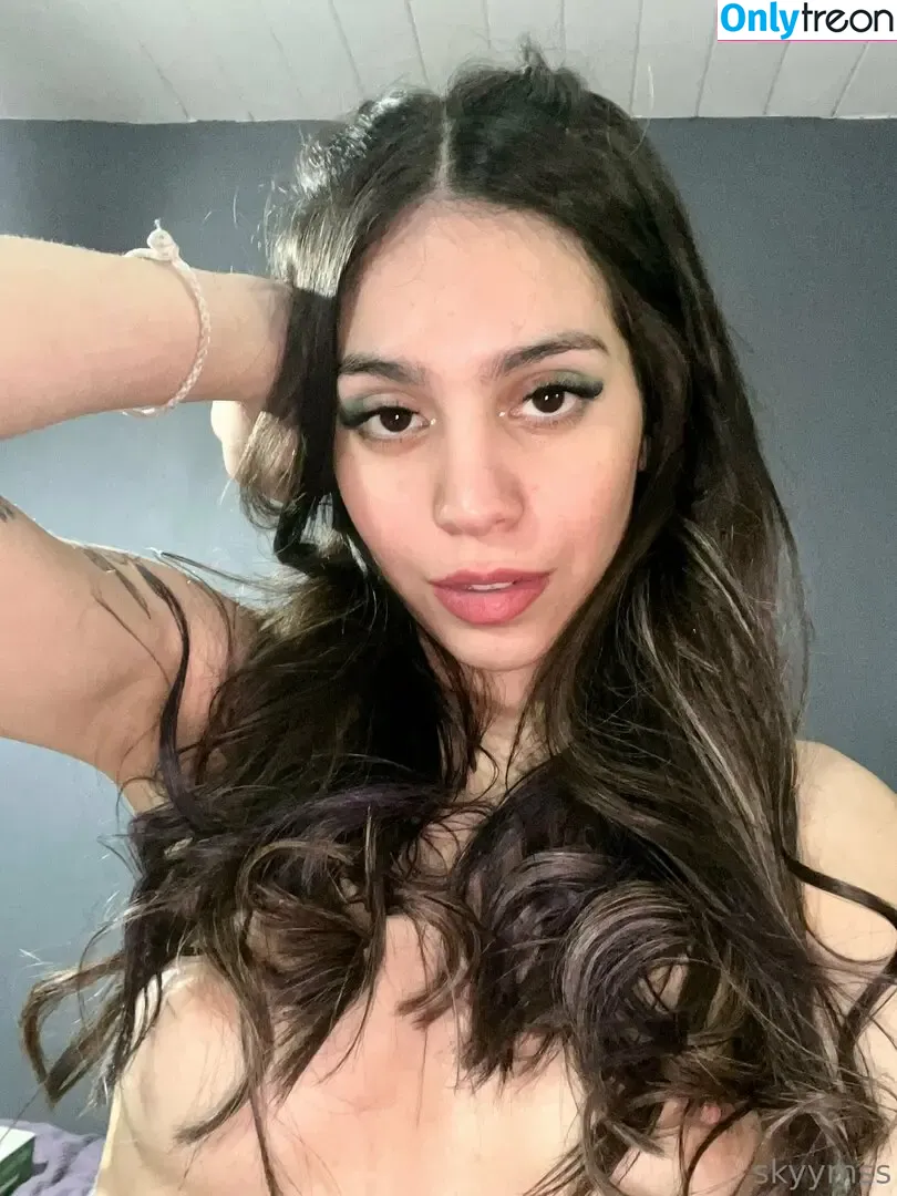 Skyywhite nude photo #0006 (Skymss / sof.contreras)