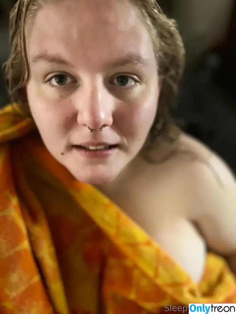 sleepy_hneybee nude photo #0175 (hney.bees)