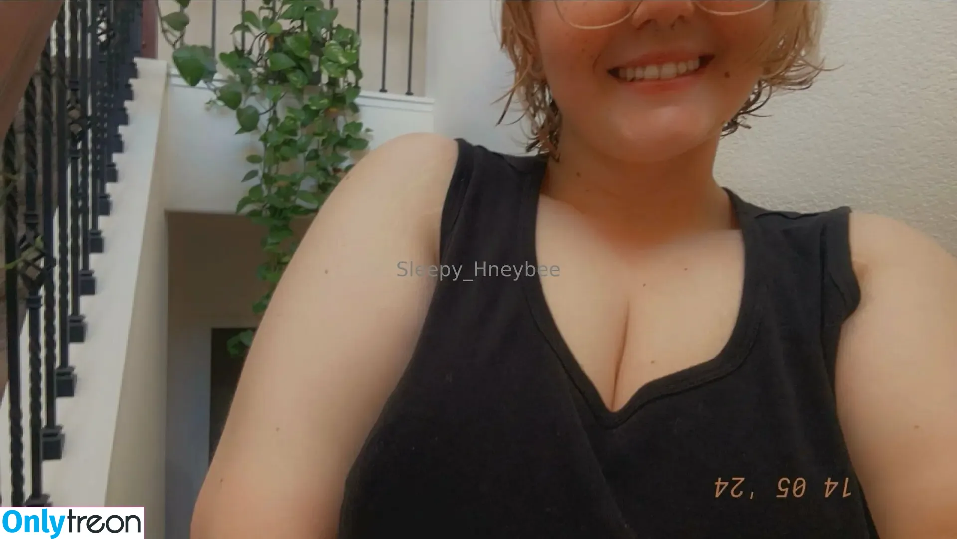 sleepy_hneybee голая photo #0216 (hney.bees)