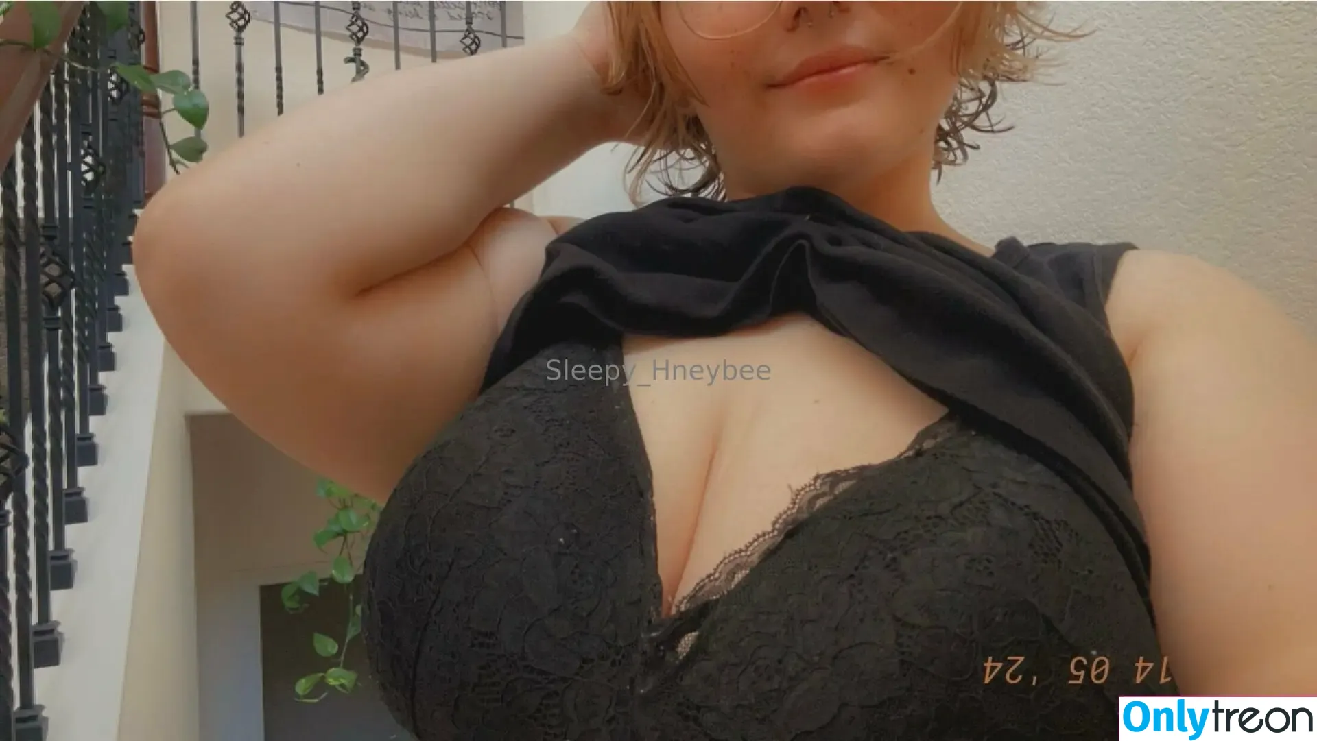 sleepy_hneybee голая photo #0217 (hney.bees)