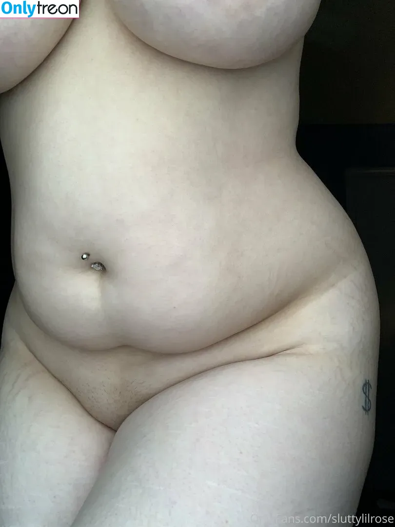 sluttylilrose nude photo #0015 (itsloraleerose)