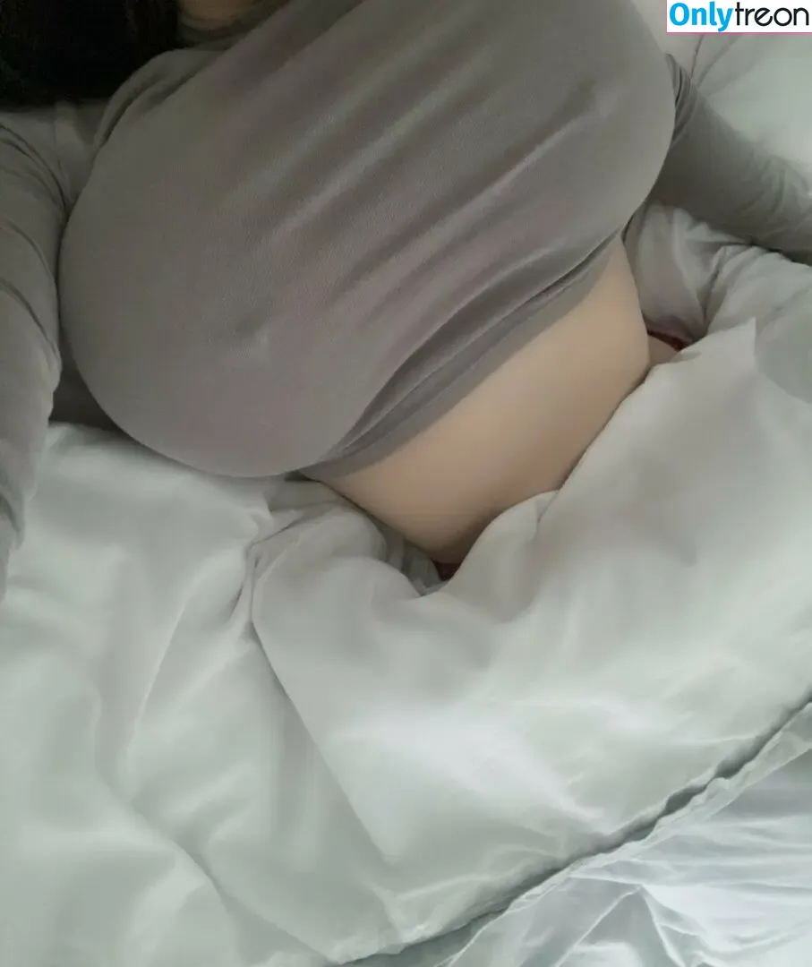 slwtzzz nude photo #0020 (d4stiny0 / misanemira / weareslvtz)