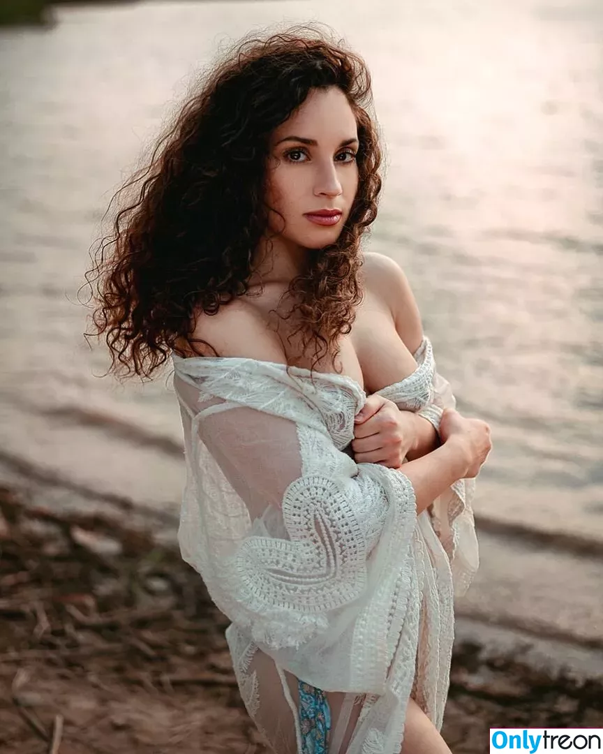 Smallcurlyfry nude photo #0033 (Lika / small_curlyfry)