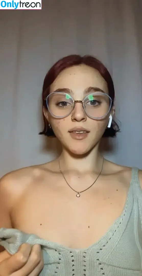 smalljuliii / julilovesdancing nude photo #0009 (juligingerr / smalljuliii)