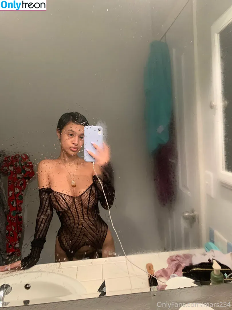 Smokianaaa nude photo #0146 (mars234 / smokiana_)