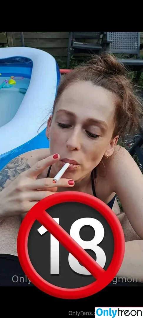 smokingmom nude photo #0023 (smokingmom)