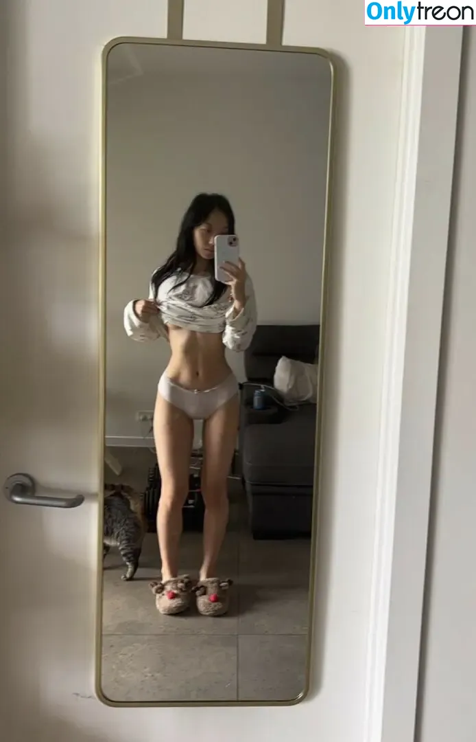 Smolkcqze nude photo #0094 (kcqze / smokerchick420)