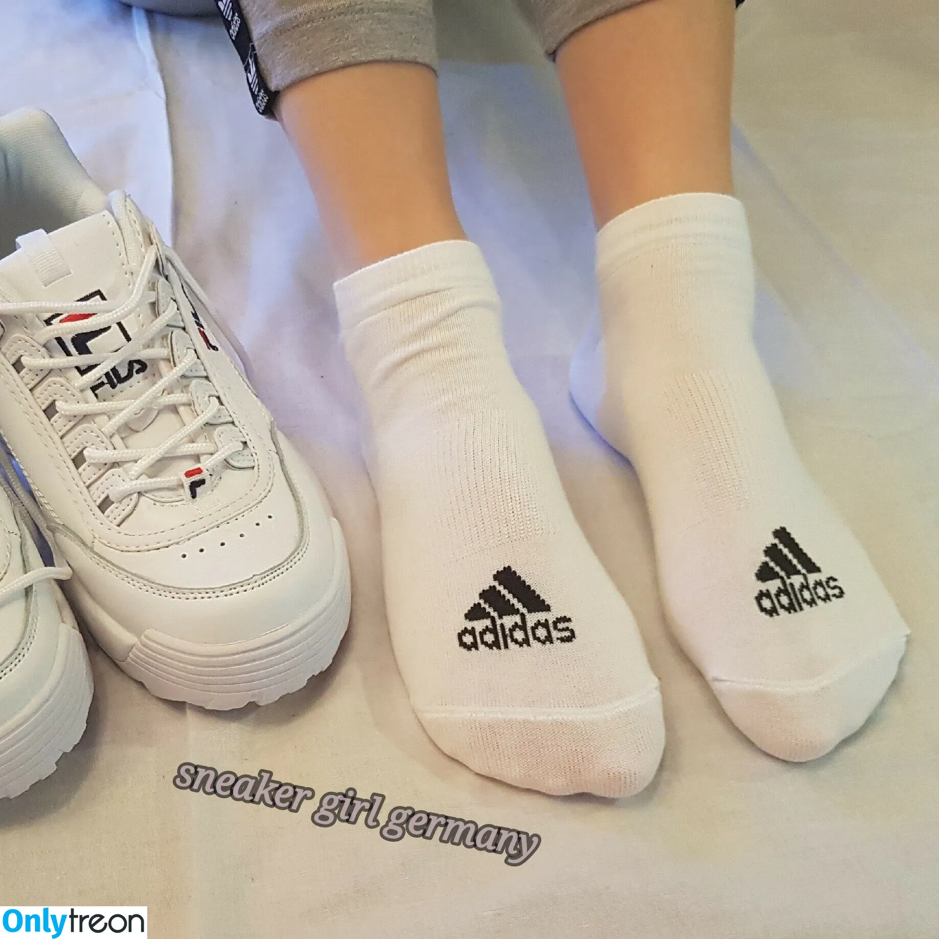 SneakerGirlGermany голая photo #0007 (sneaker_girl_germany / sneakergirl)