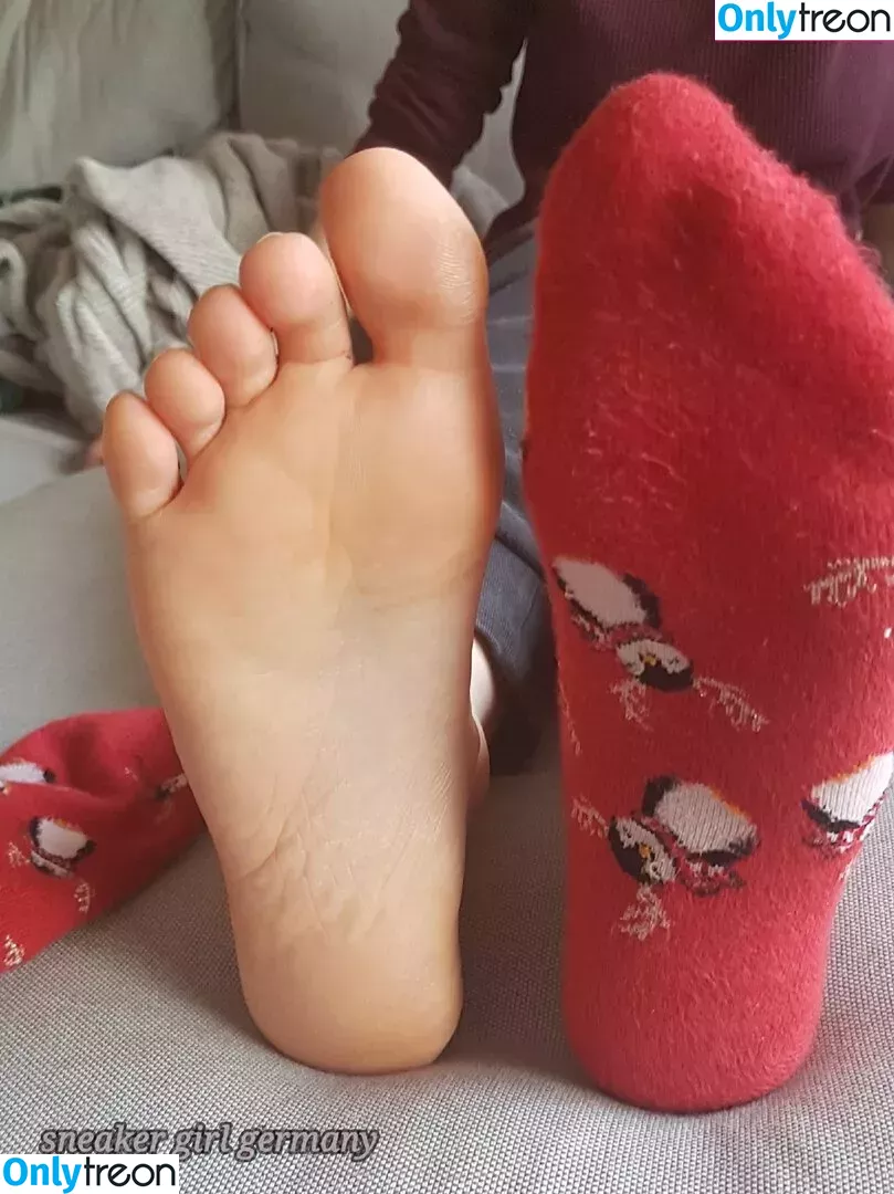 SneakerGirlGermany nude photo #0030 (Emma Elba / Emmascutefeet / Emmasfeetcosplay / Luna_Soles_Goddess / cutefeetprincess / sherlinanym / sneakergirl)
