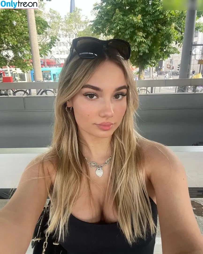 Snipsska nude photo #0001 (Snipsska)