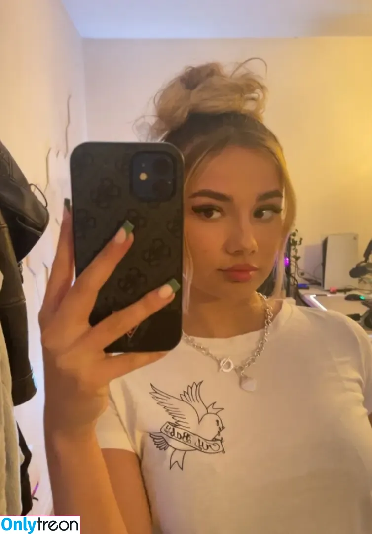 Snipsska nude photo #0002 (Snipsska)