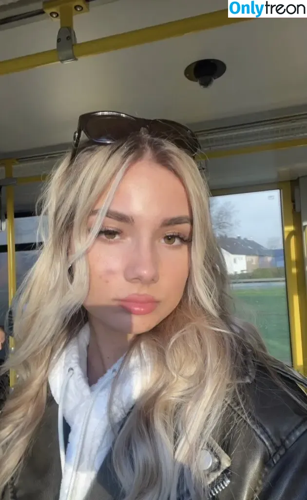 Snipsska голая photo #0003 (Snipsska)