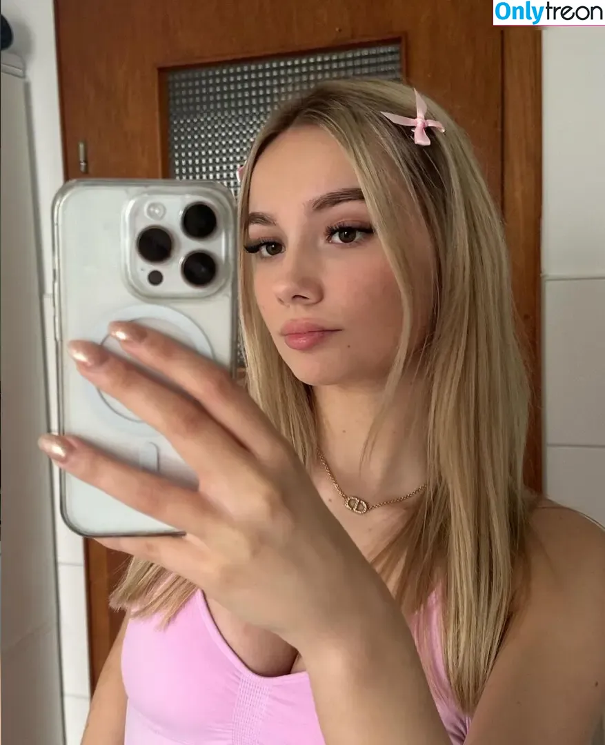 Snipsska голая photo #0070 (Snipsska)