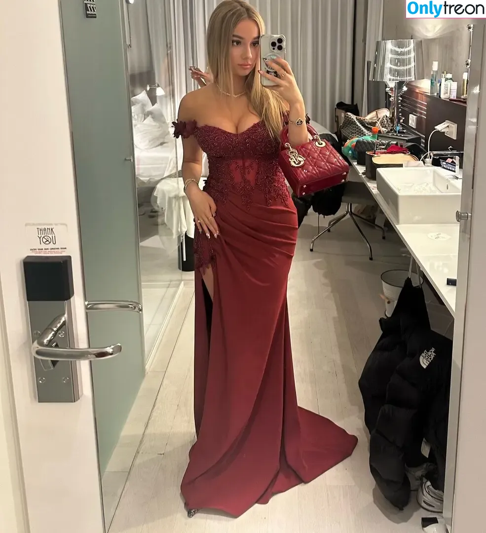 Snipsska nude photo #0100 (Snipsska)