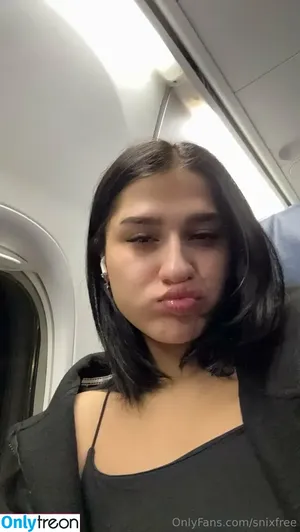 snixfree / itssnixbitxh nude photo #0008