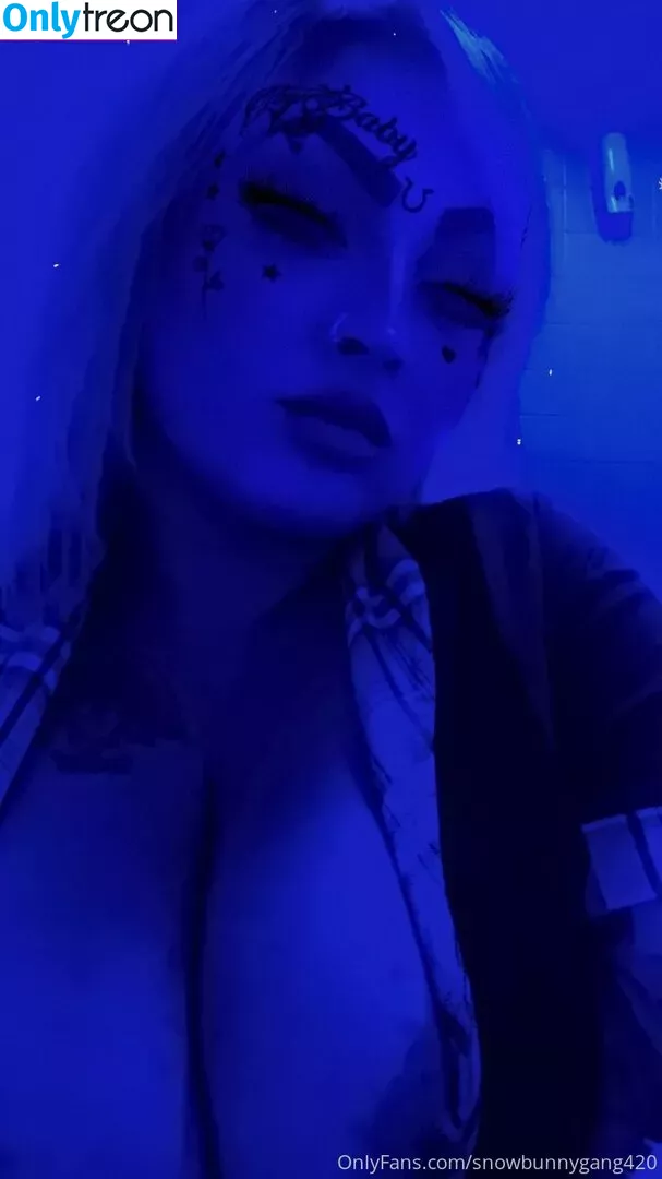 snowbunnygang420 голая photo #0003 (snowbunnysara420)