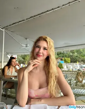 Snowmaiid / Kardelen Öztaş / Snowfuckerr nude photo #0103