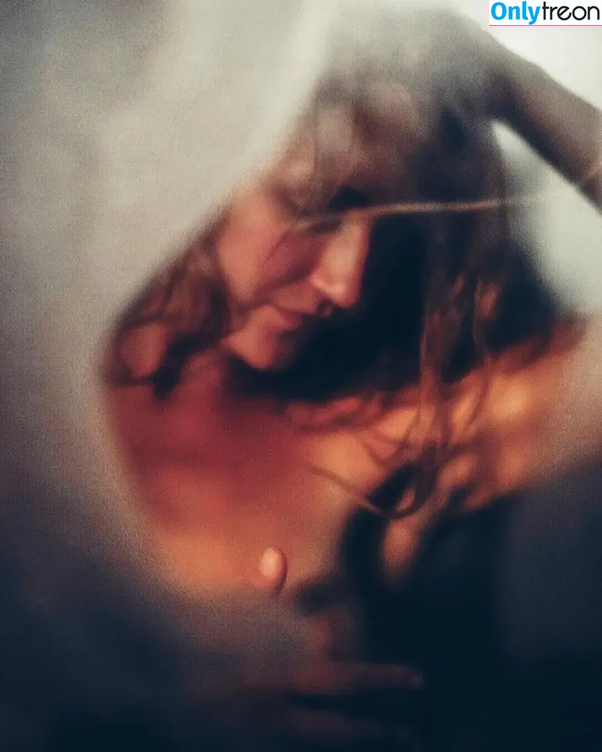 so.fichen nude photo #0004 (so.fichen)