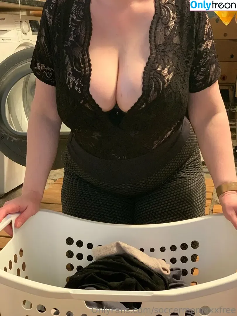 soccermomxxxfree nude photo #0002 (soccermommyband)