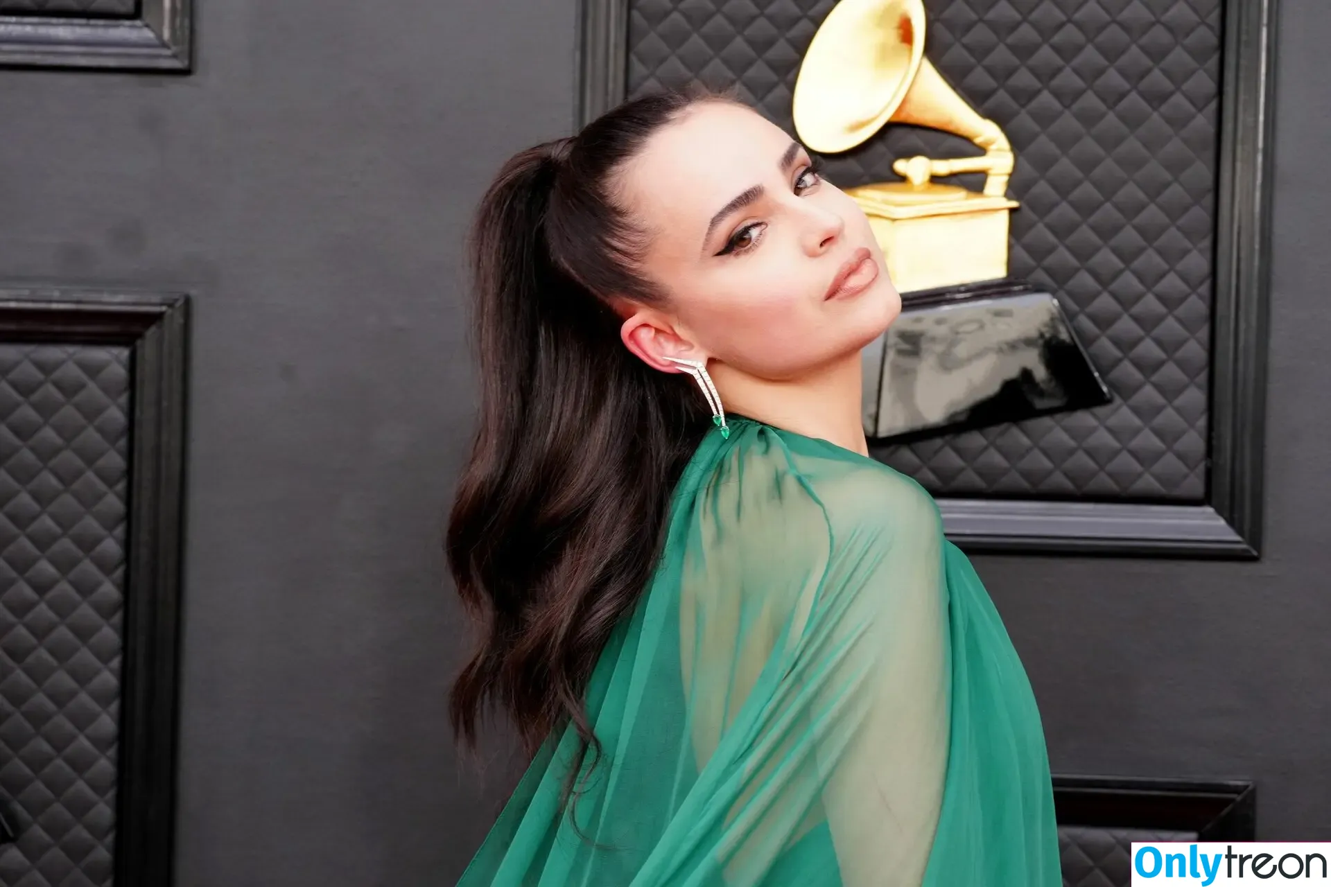 Sofia Carson голая photo #0113 (SofiaCarson)