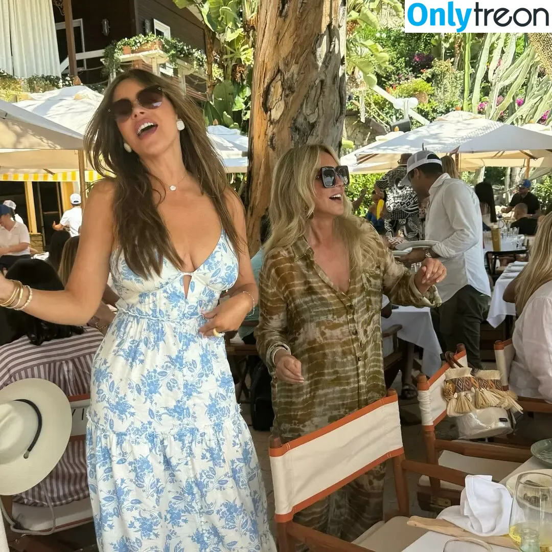 Sofia Vergara голая photo #1870 (sofia_vergara / sofiavergara)