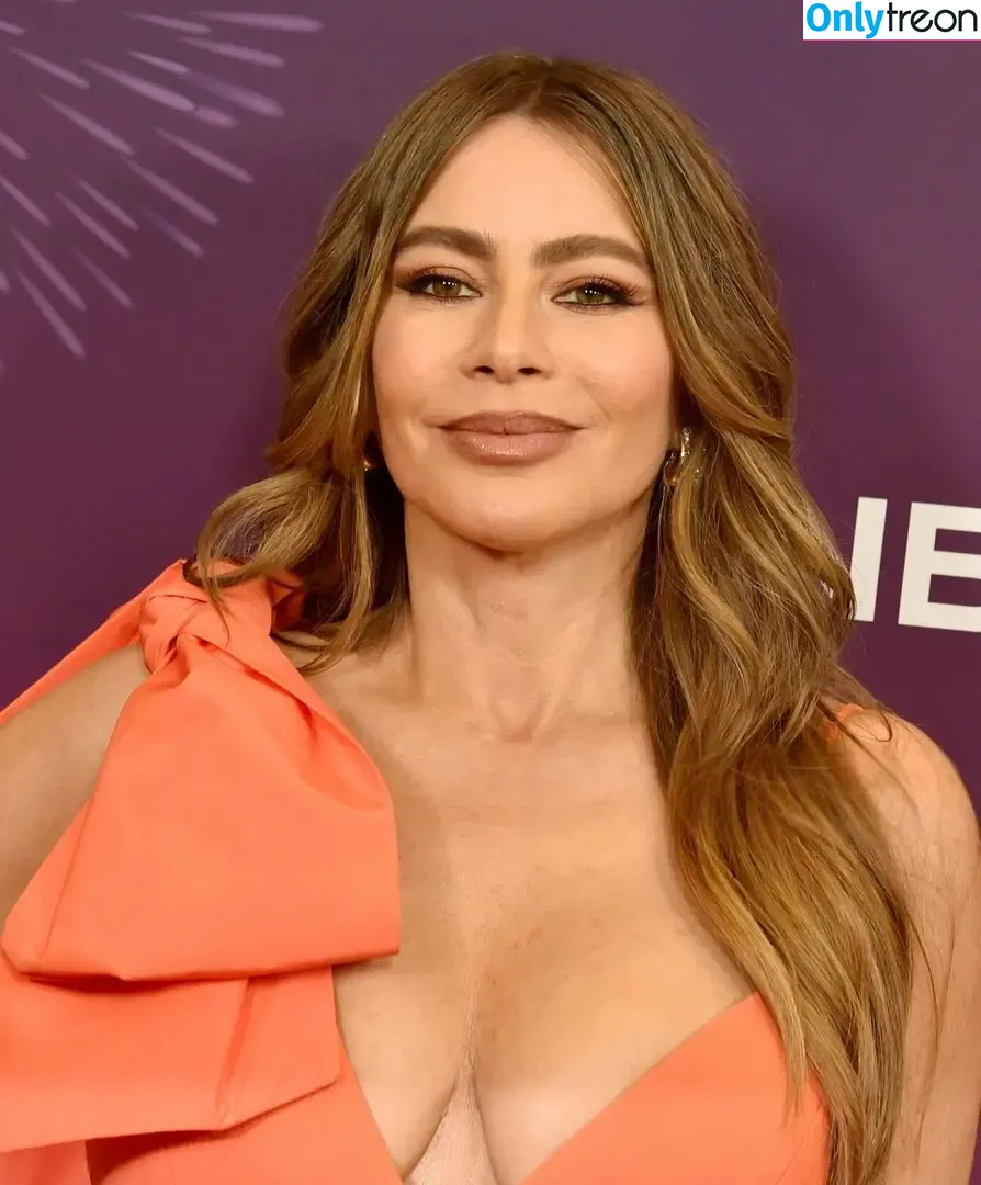 Sofia Vergara голая photo #2031 (sofia_vergara / sofiavergara)