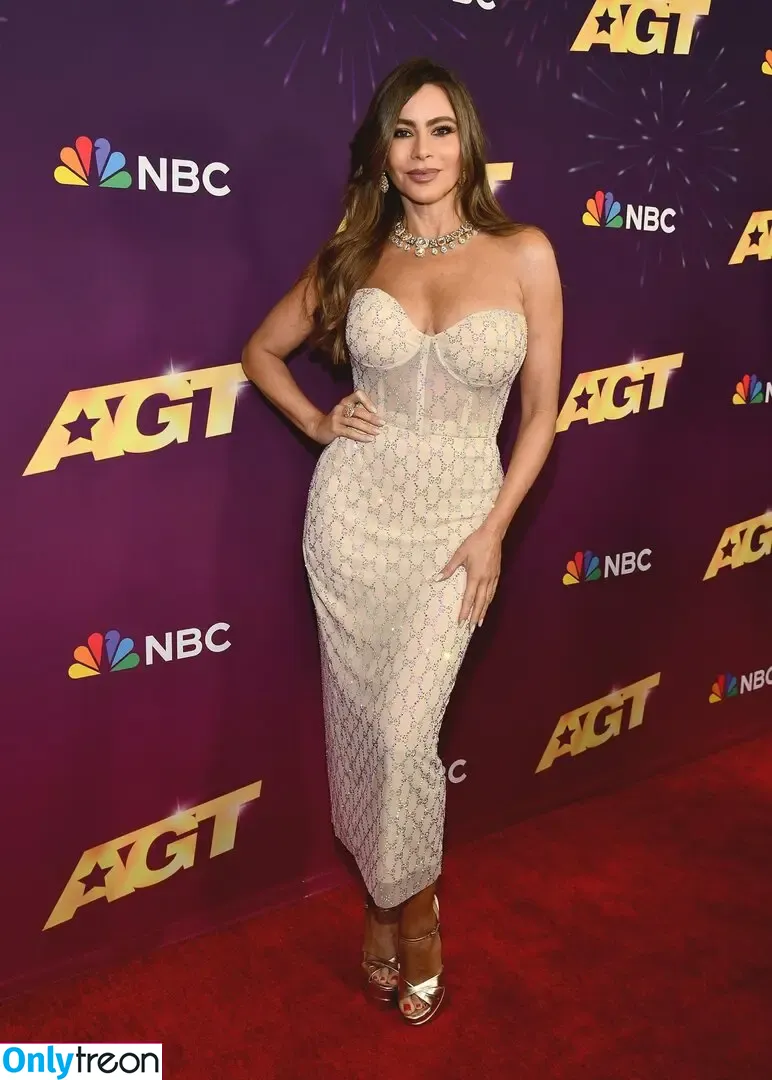 Sofia Vergara голая photo #2035 (sofia_vergara / sofiavergara)