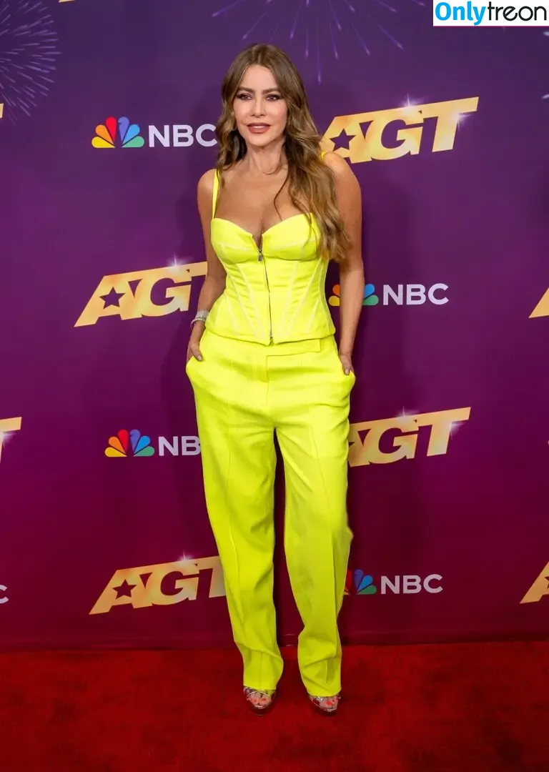 Sofia Vergara голая photo #2199 (sofia_vergara / sofiavergara)
