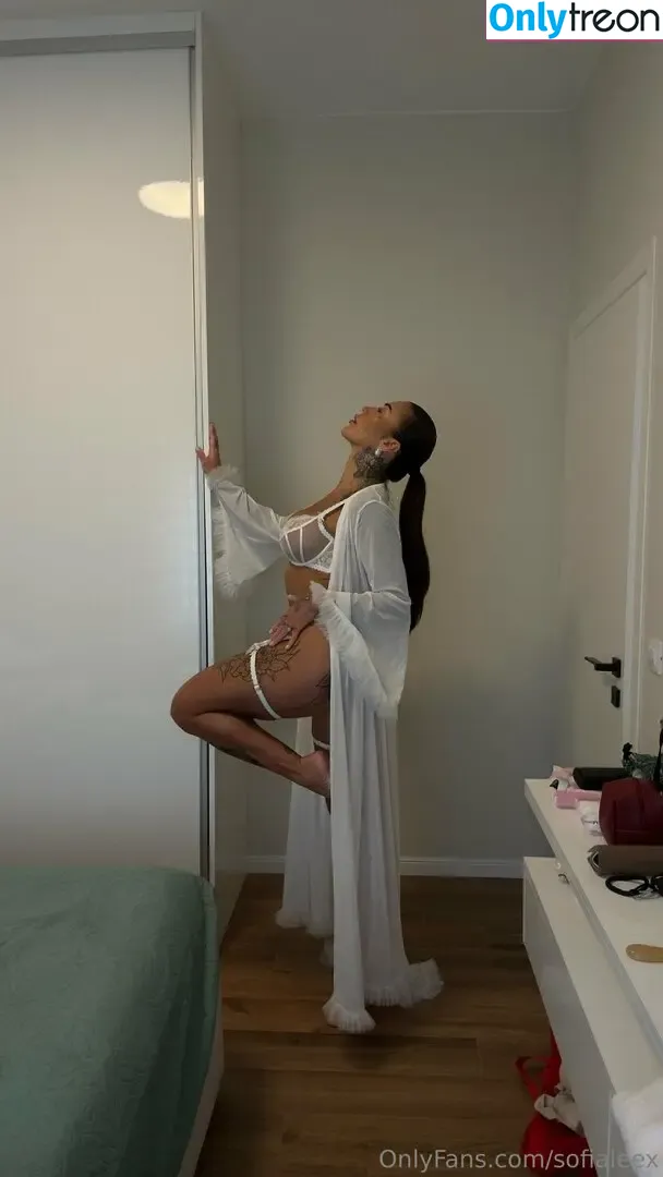 sofialeex nude photo #0190 (sofialexofficial)