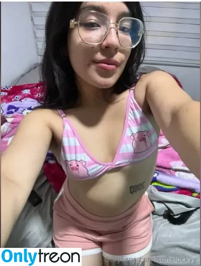 sofialuckyy nude photo #0004 (Sof / sofialucky_)