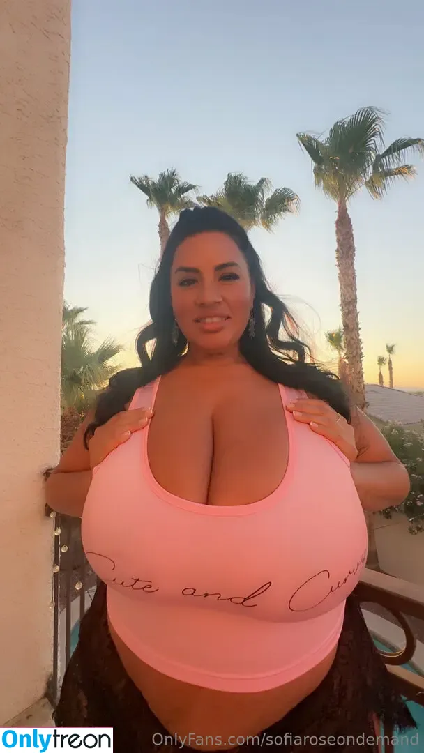 sofiaroseondemand голая photo #0448 (sophiarose92)
