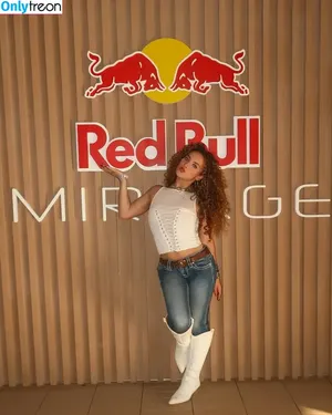 Sofie Dossi / sofiedossi nude photo #0434