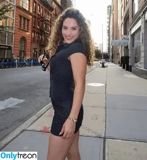 Sofie Dossi / sofiedossi nude photo #0544
