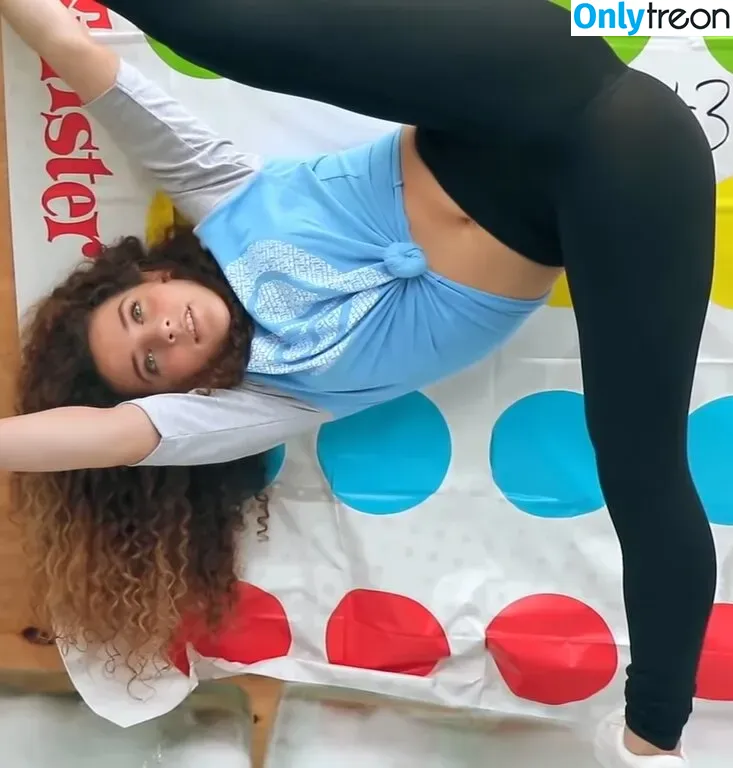 Sofie Dossi голая photo #0141 (sofiedossi)