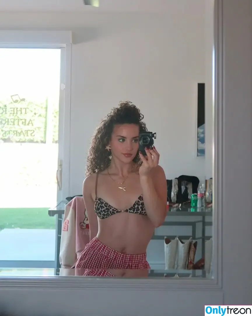 Sofie Dossi nude photo #0429 (sofiedossi)