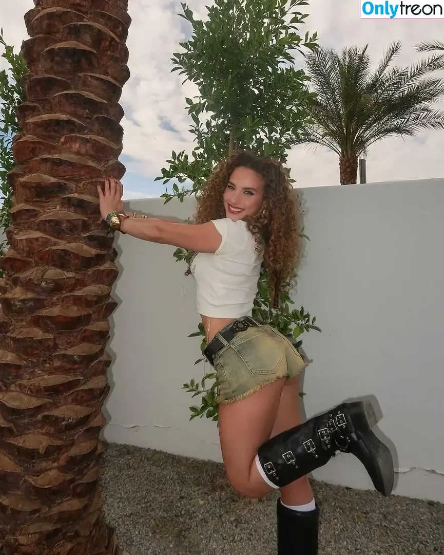 Sofie Dossi nude photo #0433 (sofiedossi)