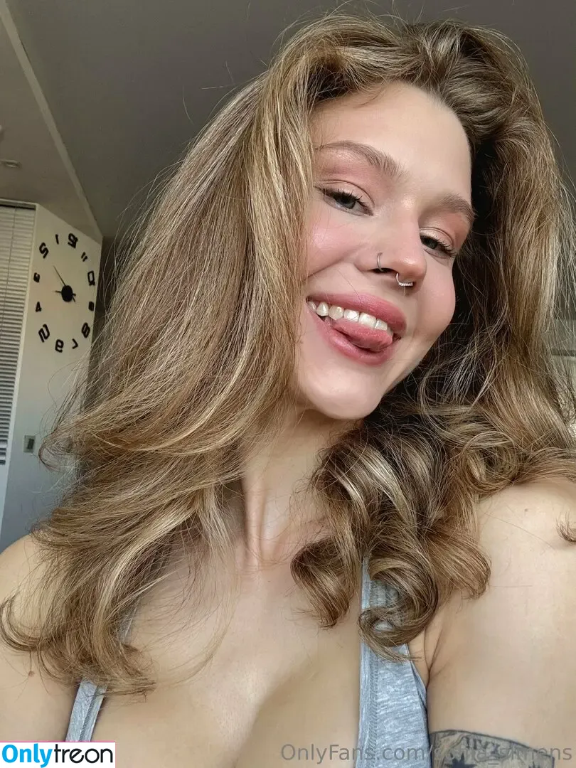 sofiia_simens голая photo #0049 (Sofiia / simenszen)