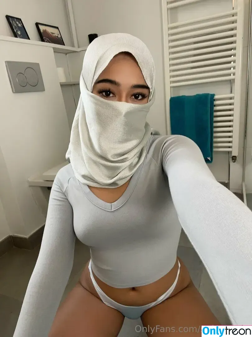 softyasmin nude photo #0005 (softjasmin)