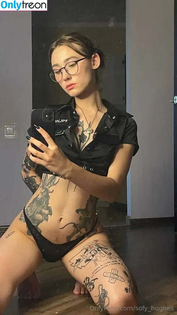 Sofy Hughes nude photo #0070 (sofy_hughes / sophie_hughes_art)