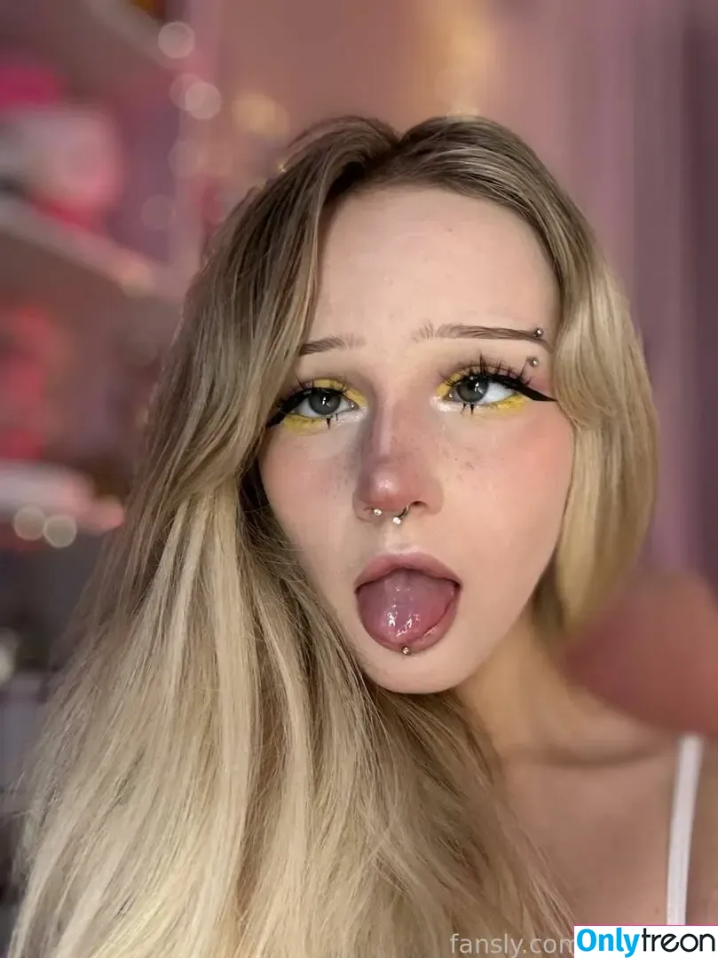 sofy_UwU nude photo #0265 (sofy_UwU)