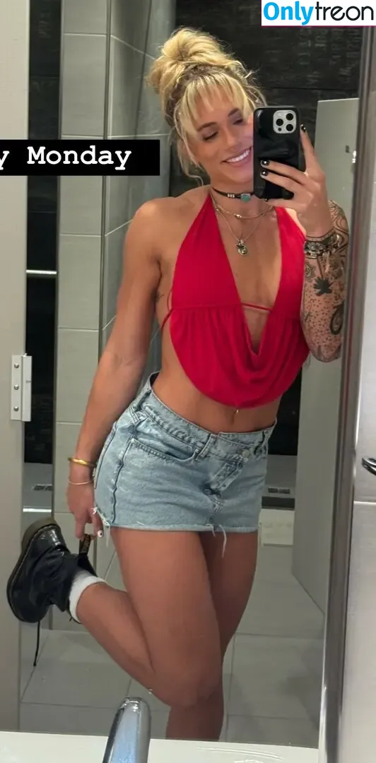 Sol Ruca nude photo #0514 (solrucawwe / solrvca)