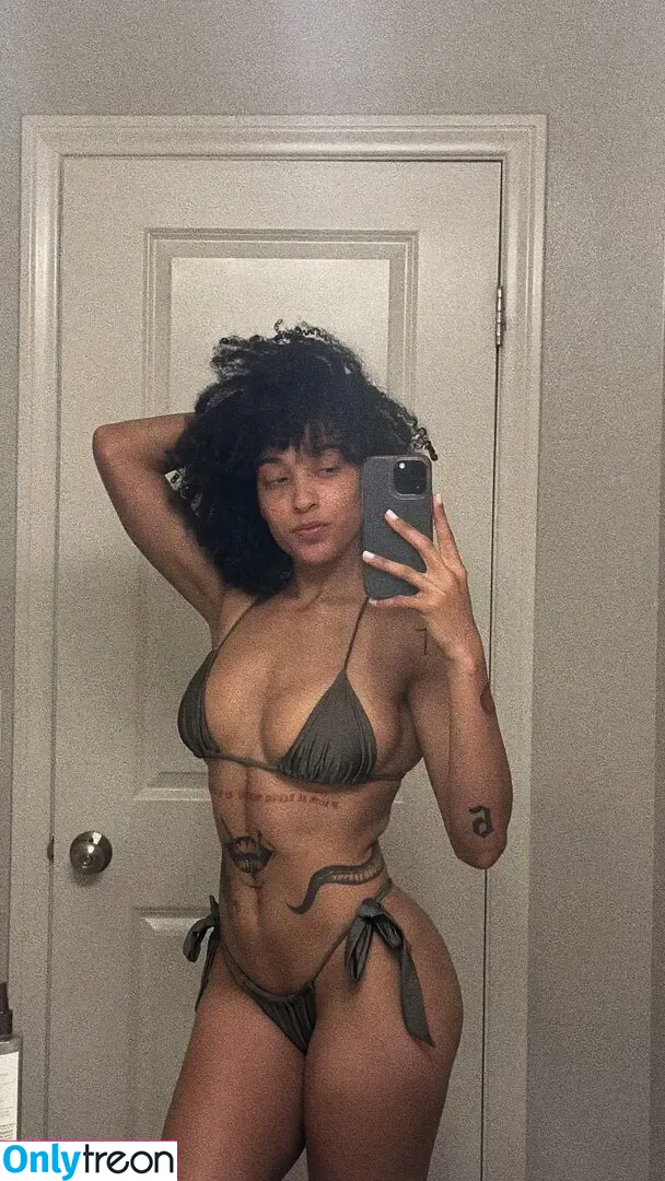 solesndsouls nude photo #0128 ( / Praying Mantis / solesnack)
