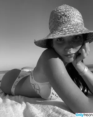 Solllomia / miamaievska nude photo #0021
