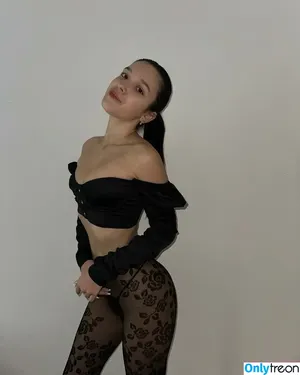 Solllomia / miamaievska nude photo #0029