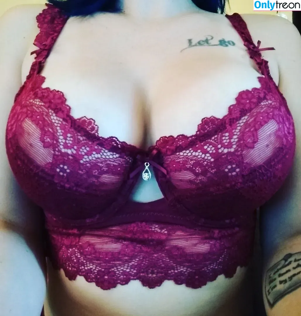 SomeDrunkBish nude photo #0001 (CoinLaundryLoser / coinlaundrycam)