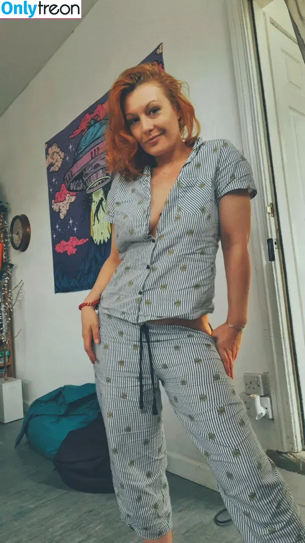 Somethingnotsilly nude photo #0057 (libnmtc / snsilly / somethingnotstupid)